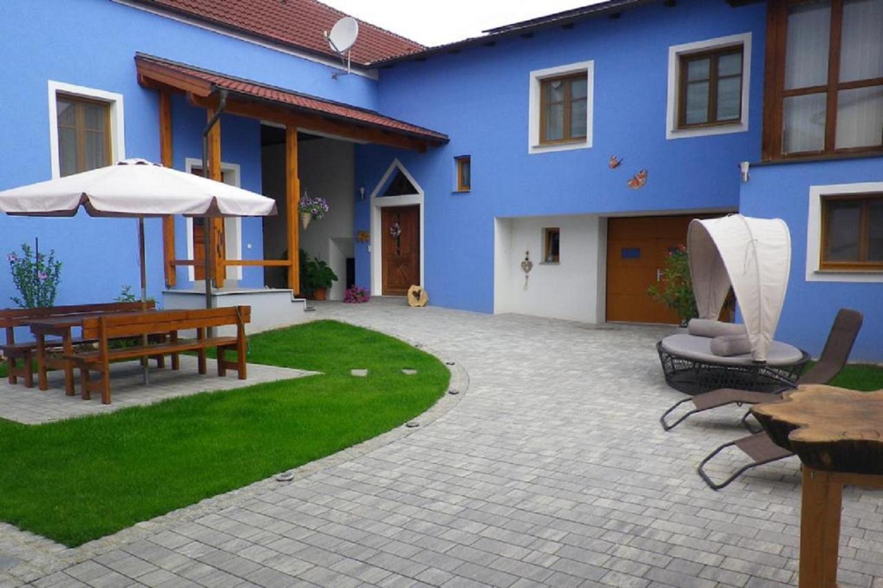 Wohlfuehlhof Bachzelt Hotel Weitersfeld Exterior foto