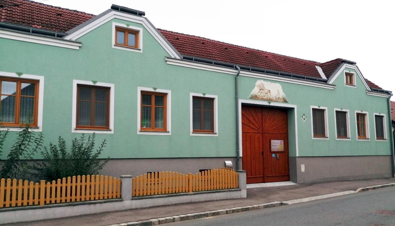 Wohlfuehlhof Bachzelt Hotel Weitersfeld Exterior foto